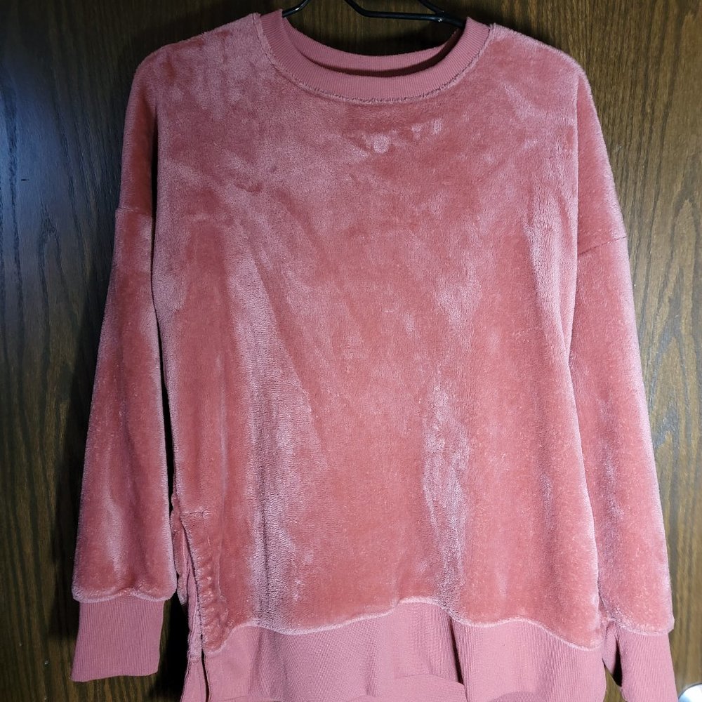 SO Super Fluffy Mauve Pullover Oversized Size Small